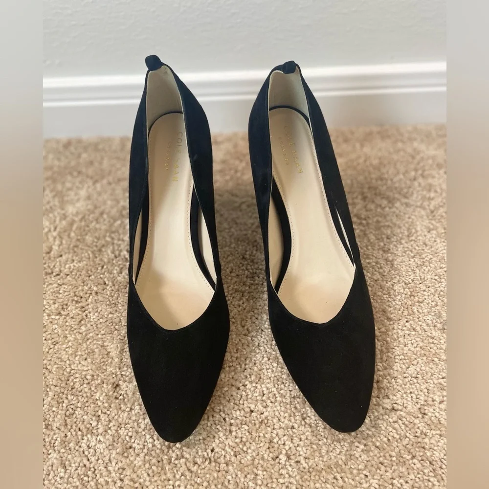 Cole‎ Haan Velvet Pumps NWOT